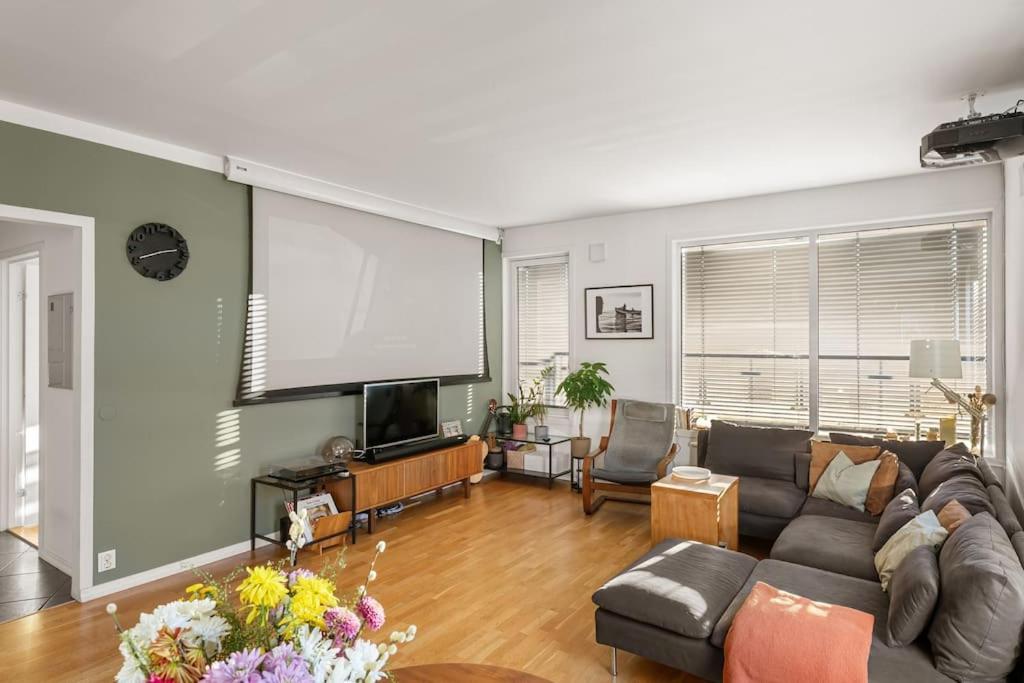 Lejlighed Dinbnb I Panoramic Rooftop I 700m To Station