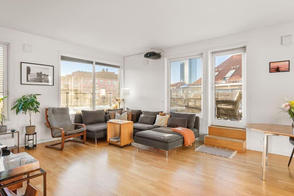 Dinbnb I Panoramic Rooftop I 700m To Station *