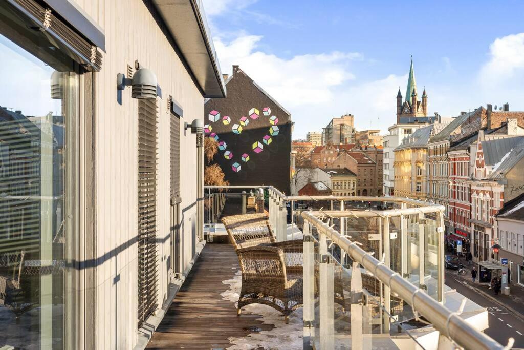 Lejlighed Dinbnb I Panoramic Rooftop I 700m To Station